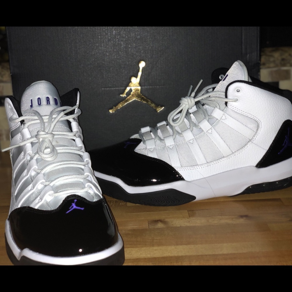 Nike Jordan Max Aura